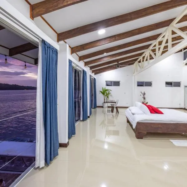 The Babylon Suite Tortuguero, hotel in Tortuguero