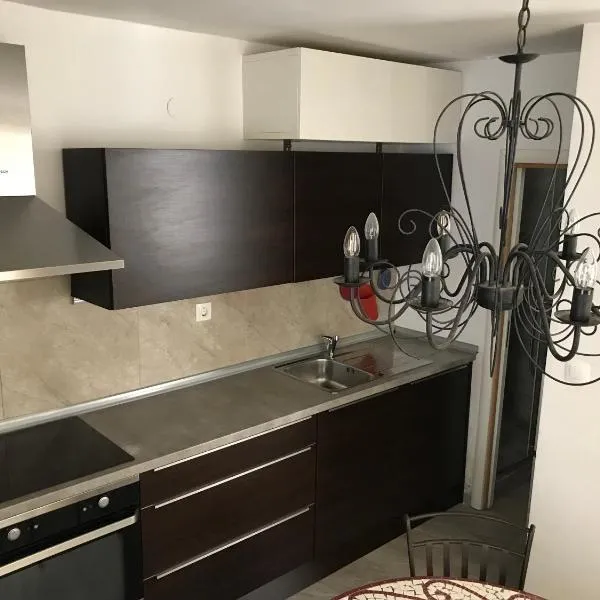 Figa Studio Apartman, hotel in Kaštela