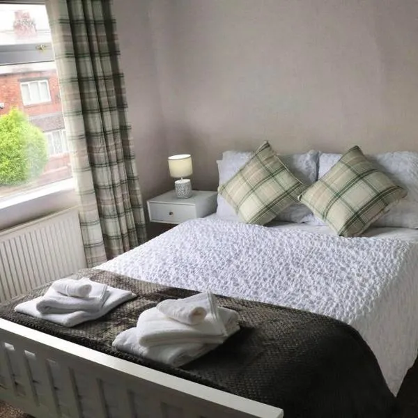 Home Away From Home - 2 Bed FREE Parking & Wifi, hotel di Hunslet