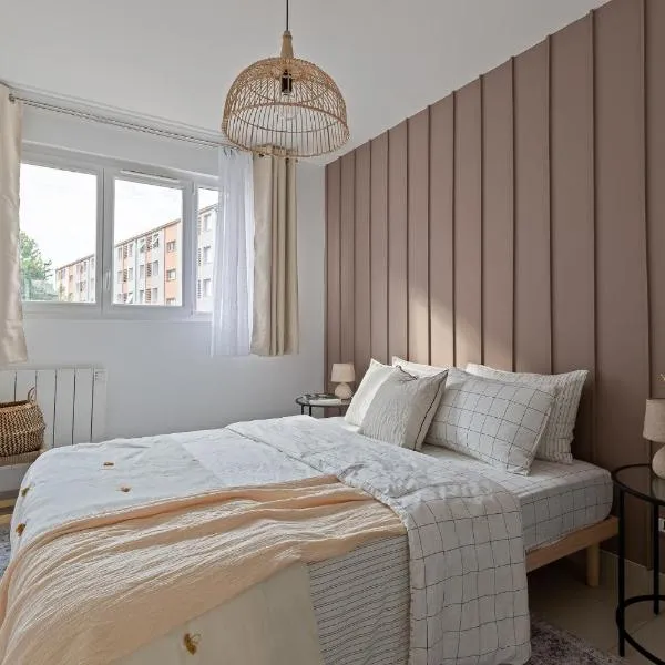 Appartement spacieux 1 chambre parking gratuit, hotel di Valence