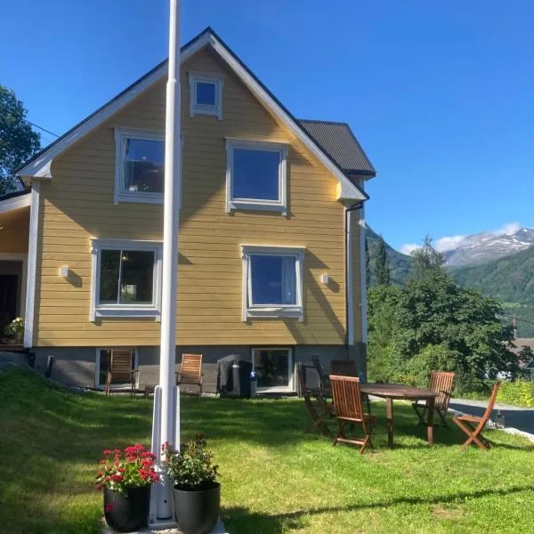 Nesje Gardstun, hotel v destinaci Oppstryn