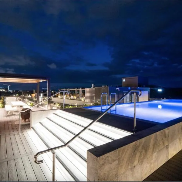 The Hamptons - Lux 2 Bed 2 Bath, Pool - Central Location, hôtel à Canberra
