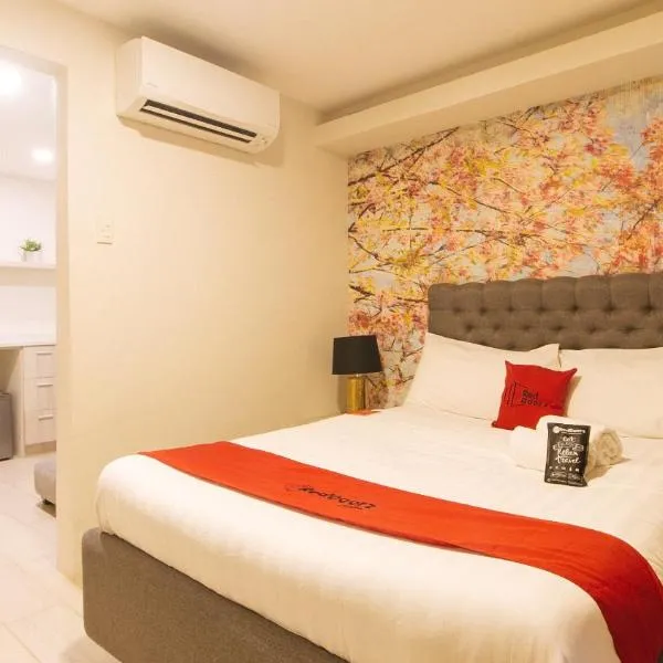 RedDoorz Plus at La Belle Residences Makati City, מלון במנילה