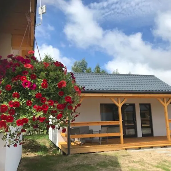 Bursztynowy Zakątek, hotel a Jezierzany