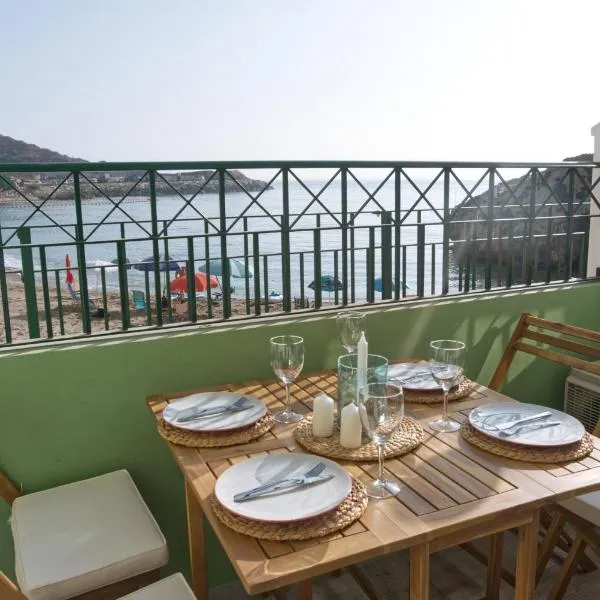 Spectacular Beachfront Duplex on the Mediterranean - Caleta, Catalan Bay, hotell i Gibraltar