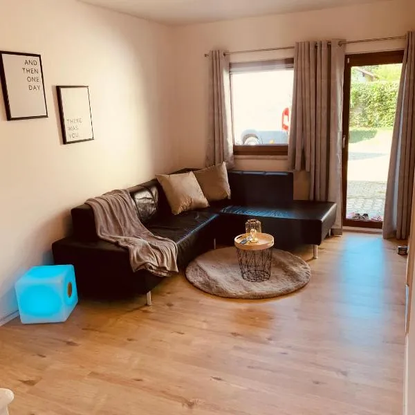 FELIX LIVING 5, 2-Zimmer, Parkplatz, ruhig & praktisch – hotel w mieście Salzweg