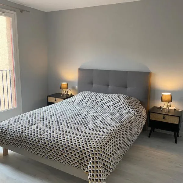 Superbe appartement climatisé avec parking privé, hotel em Port-Vendres