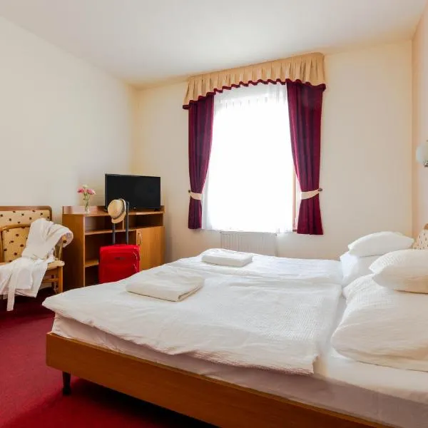 Hotel Imperial Gyogyszallo es Gyogyfurdo, hotel v destinaci Kiskőrös