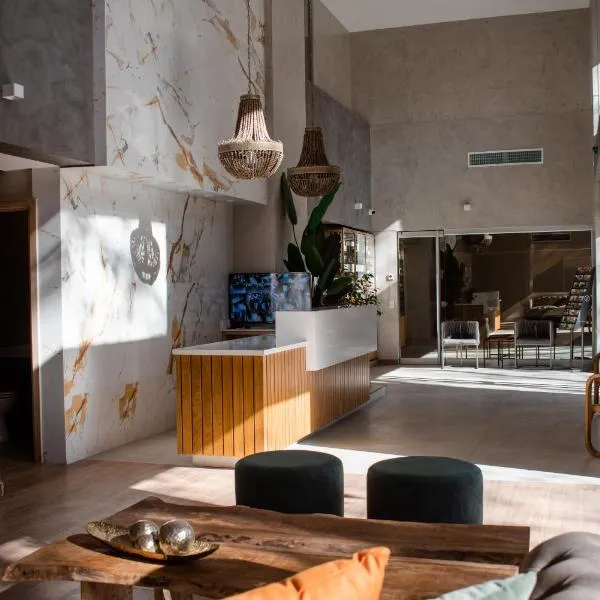 Gran Hotel Dakar, hotel v destinaci Mendoza