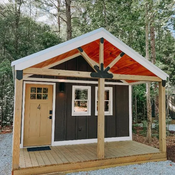 Cabin #4 Studio W Kitchenette, hotel v destinaci Hartwell