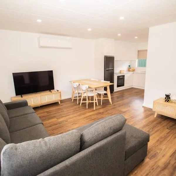 Willow Court Unit 1, hotel in Broken Hill