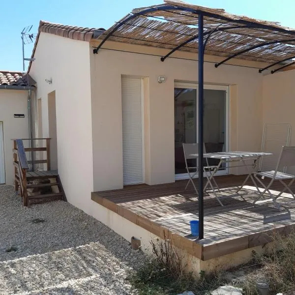 studio neuf climatisé, hotel v destinácii Les Fumades-Les Bains