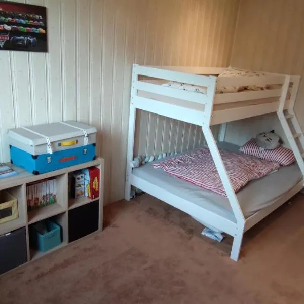 Ferienwohnung Sommerbrise, hotel v destinaci Gelbensande