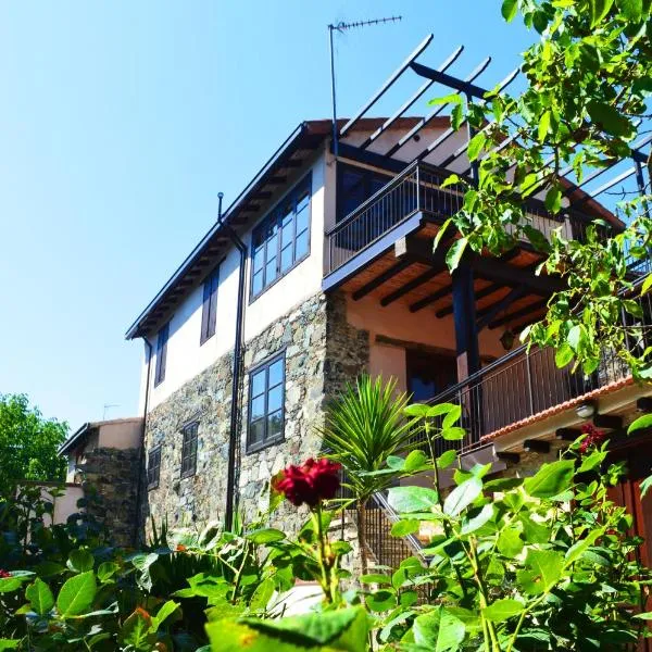 Stone built country house in Louvaras Village, hotel en Louvaras