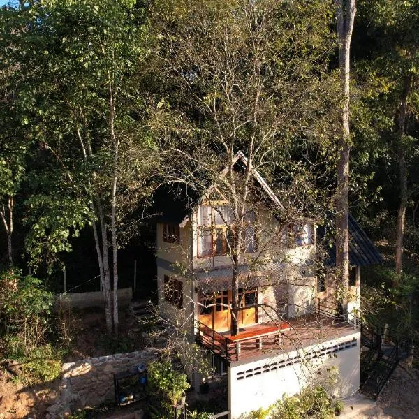 Goodvibes Cabins, hotel in Ban Khun Lao