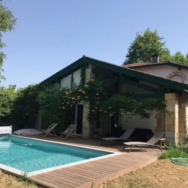 Belle Villa basque avec piscine et jardin de 3000m2, hôtel à Saint-Jean-de-Luz