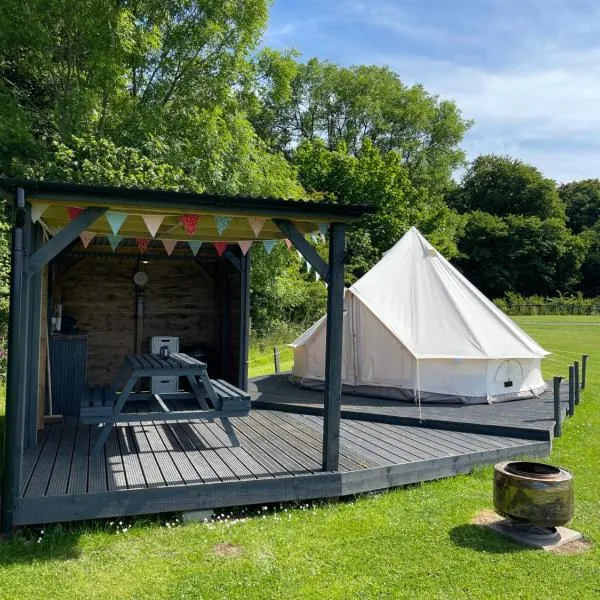 Bell tent 1 Glyncoch isaf farm, hotel en Llangrannog