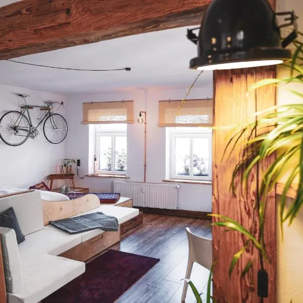 Studio Apartment zur alten Post, 48qm Individualapartment mit Blick über Zittaus Altstadt, Ferienwohnung im Altstadtkern umrandet vom Zittauer Gebirge, Hotel in Zittau