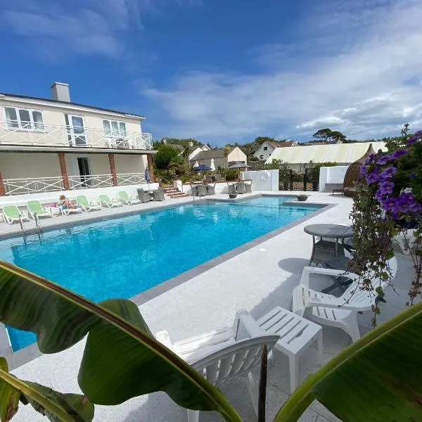 Beau Vallon Holiday Apartments, hotel in St Pierre du Bois