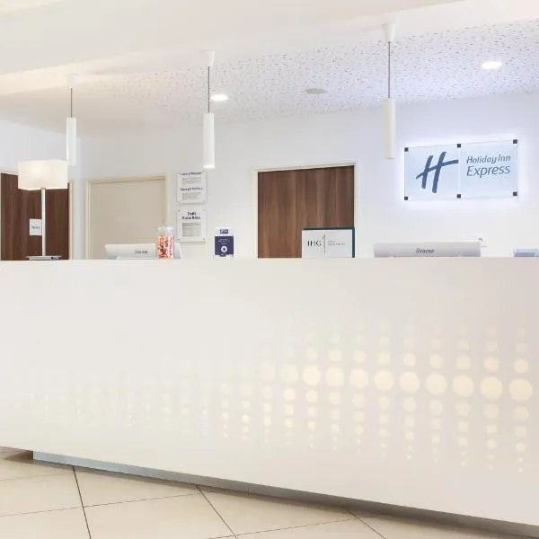 Holiday Inn Express Toulon - Est, an IHG Hotel, hotel in Toulon