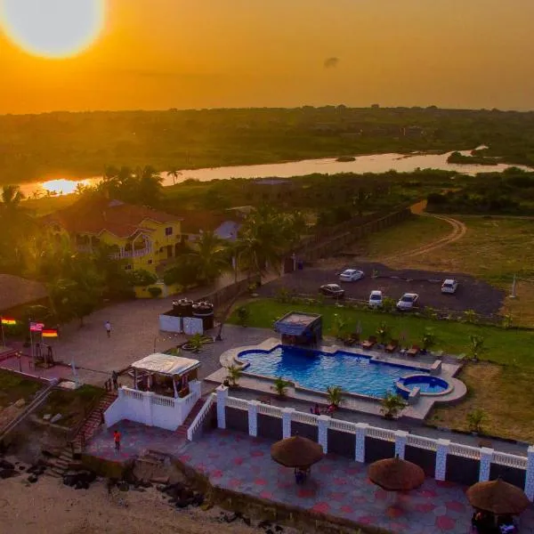 Coconut Pointe Villa & Beach Resort, hotel v destinaci Prampram