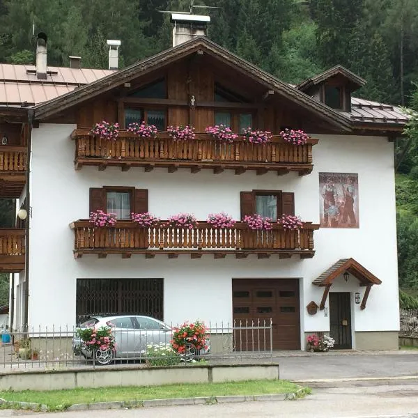 Appartamento Cogolo con terrazza 7 posti, hotel v destinácii Cogolo