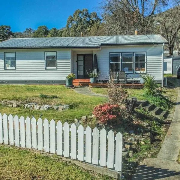 Mount Beauty 3BR Home, hotel in Mount Beauty