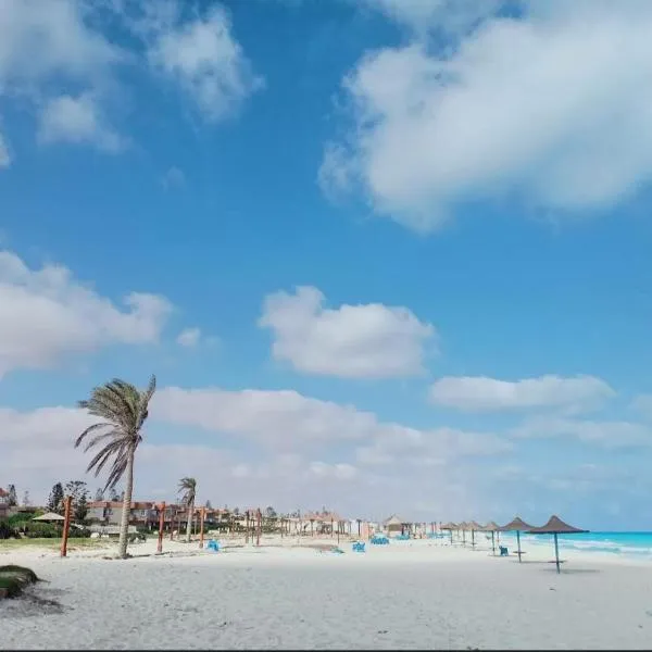 Shalet for rent with private garden North Coast, hotell i Al Ḩammām