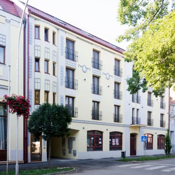 Hotel Royal, hotel u gradu Senta