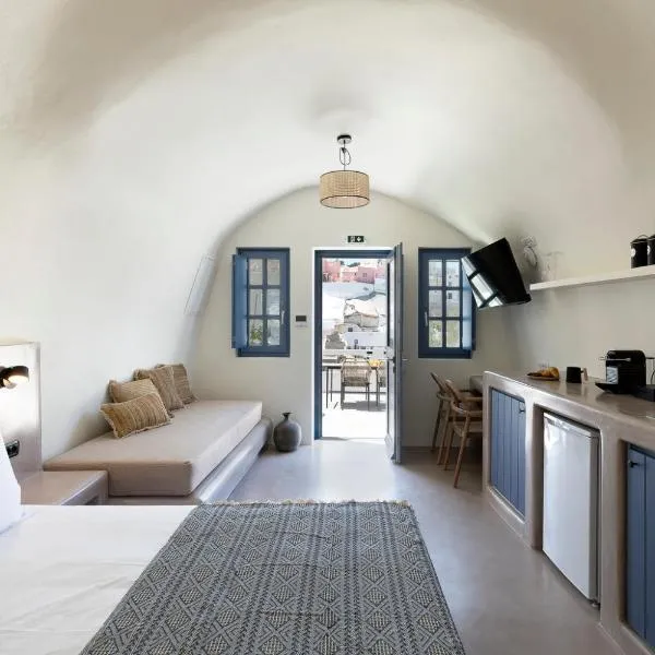 Acave Santorini Suites โรงแรมในVóthon