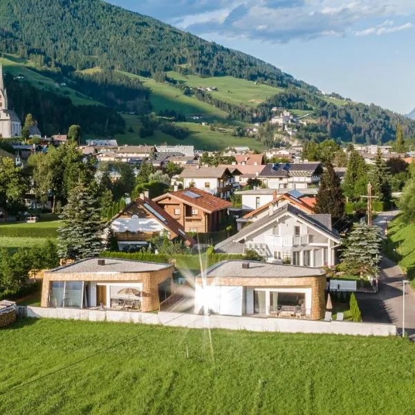 Chalets Dolomit Royal, hotel v destinaci Sillian