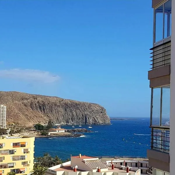 First line, upscale apartment Los Cristianos! 11thFloor Views, hotel v destinaci Arona