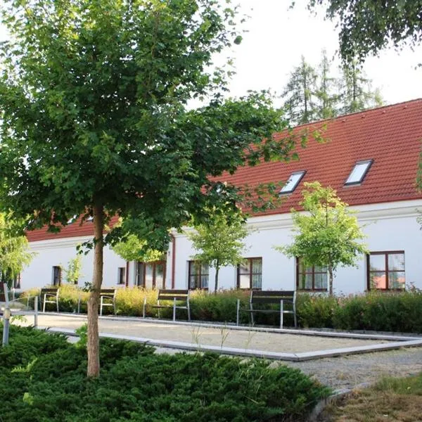 Depandance - vedlejší budova u Zámku Třešť, hotel in Třeštice