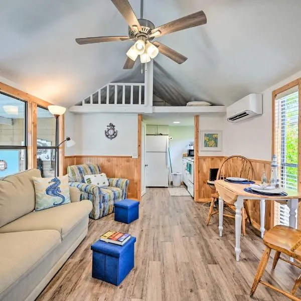 Everglades City Cabin Dock and Heated Pool!, hotel in Everglades City