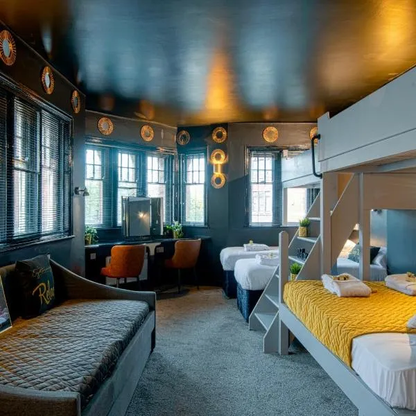 The Lombard House - Sleeps Up To 12, hotel v destinaci Chester