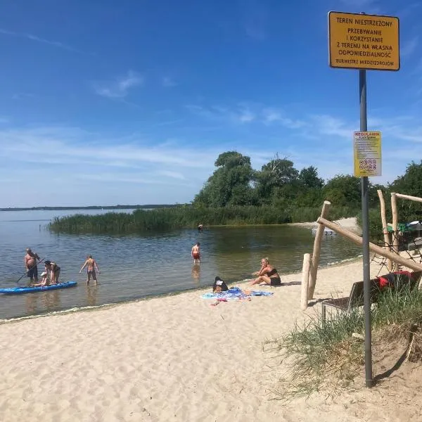 Holiday houses Międzyzdroje Wapnica Marina with private beach and boat facility โรงแรมในWapnica