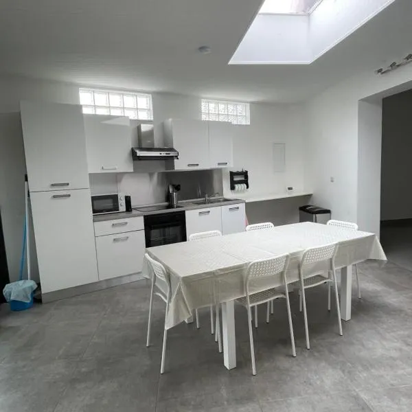 Maison Pétria，Fontaine-lʼÉvêque的飯店