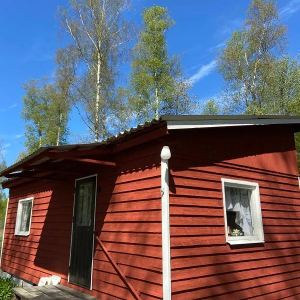 Trevlig Röd liten stuga, hotel v destinaci Ryd