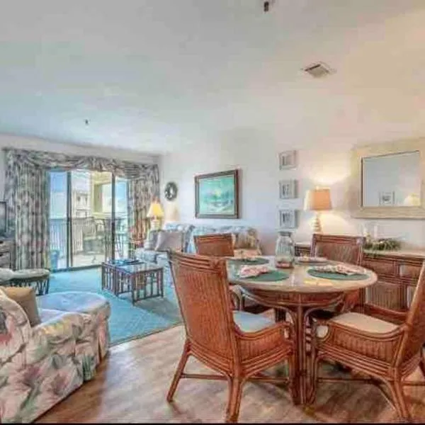 Lovely 2-bedroom condo with pool, hotel in Myrtle Beach