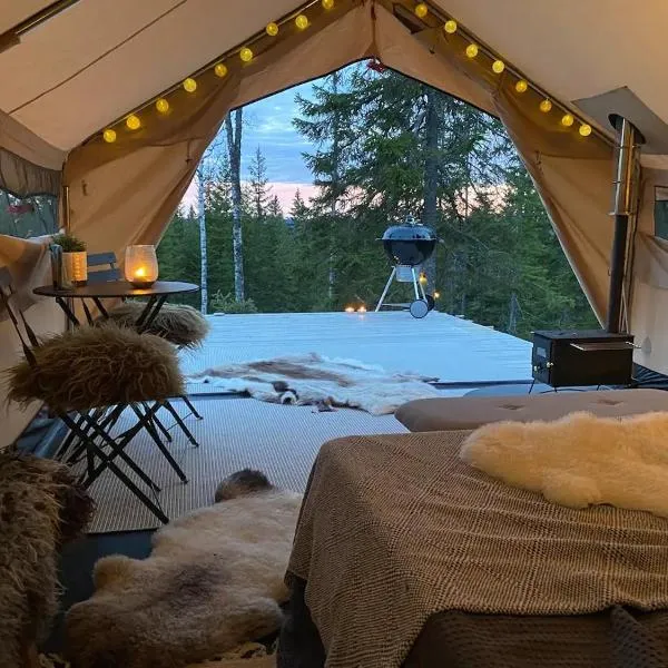 Glamping Tent with amazing view in the forest, hotel en Stöllet