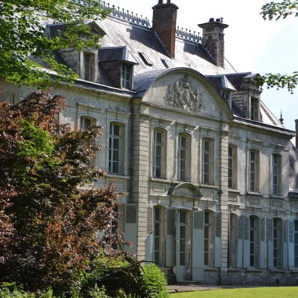 Château de Contay Guesthouse - 1753, hotel en Montigny-sur-lʼHallue