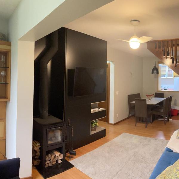 Apto duplex em Gramado com churrasqueira
