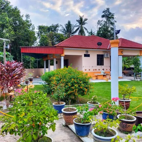 UMARI HOMESTAY KOTA BHARU, hotel v destinaci Kota Bharu