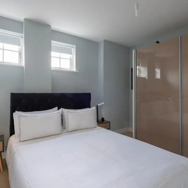 Luxurious Private One Bedroom Apartment in Braintree with Free Parking Near City Centre, hotel in Braintree