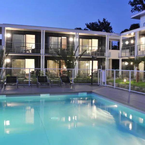 Hotel Eden Park Pau Est, avec Piscine – hotel w mieście Pau