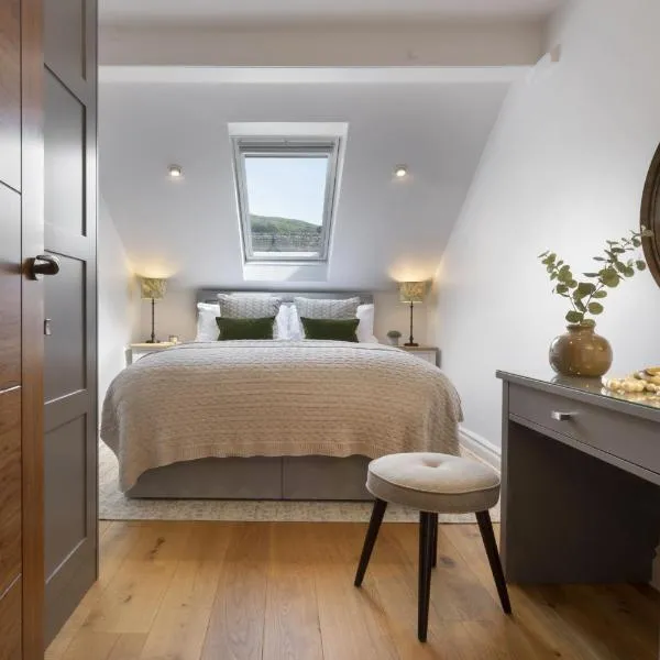 Rohan Rise - Lake District Escape for Two - Ridgestone, hotel in Ambleside