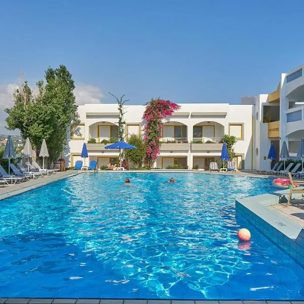 Apollon Hotel Apartments، فندق في بلاتانيز