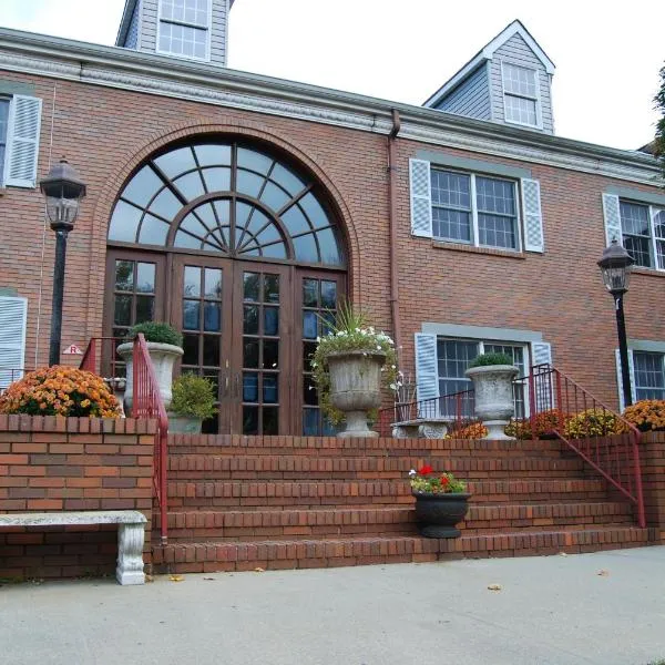 Colts Neck Inn Hotel, hotel en Hazlet