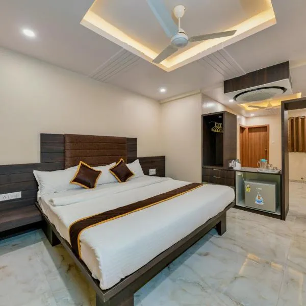์ฝ๋ผํธ๋ฅด์ ์์นํ ํธํ
Hotel Aatithya Satkar Near Mahalaxmi Temple