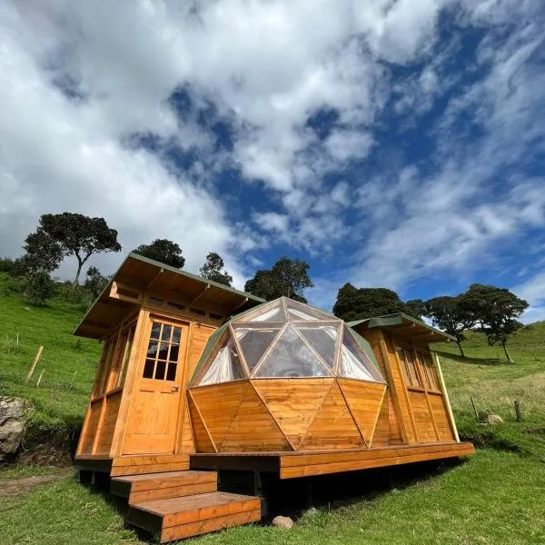 MonteLuna Glamping, hotel v destinácii La Caja